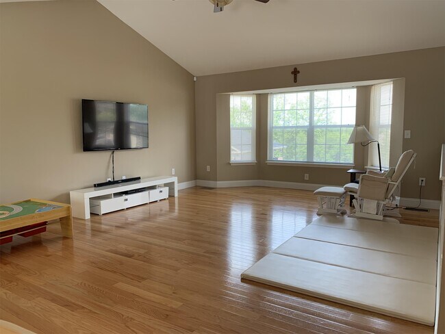 Foto del edificio - 16654 Holy Cross Ln