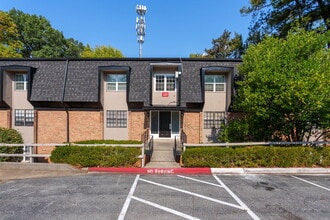 Building Photo - 325 Winding River Dr