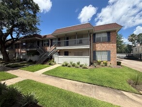 Building Photo - 2250 Bering Dr