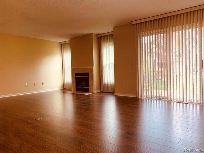 Building Photo - 9376 Westwind Dr