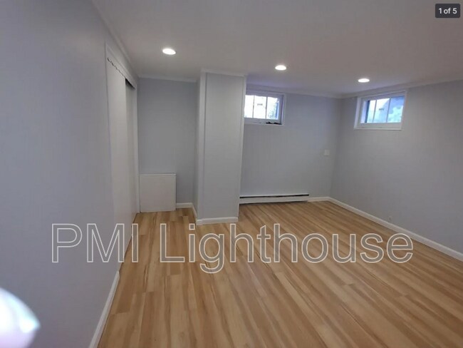 Foto del edificio - 60 Jefferson Rd