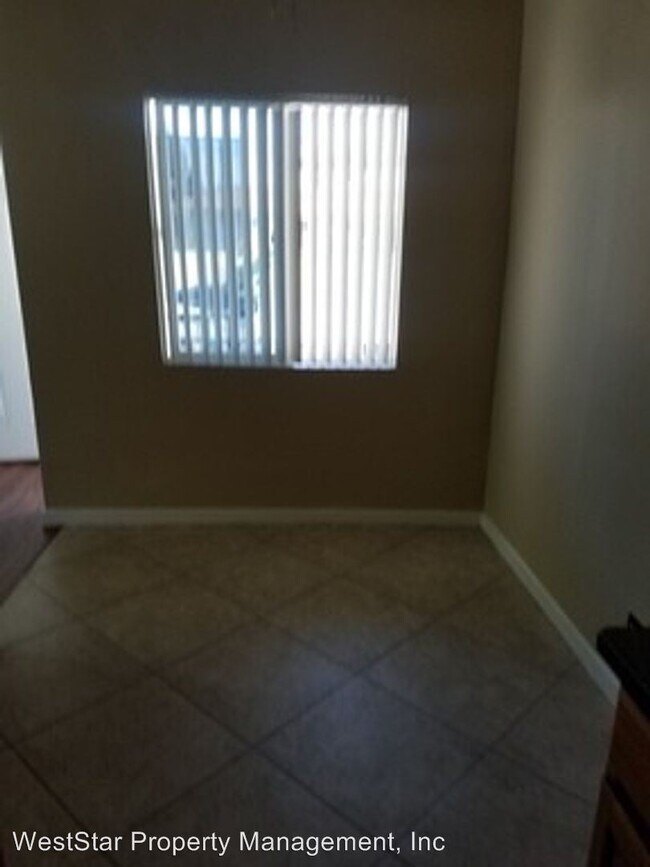 Foto del edificio - 2216 W Wardlow Rd