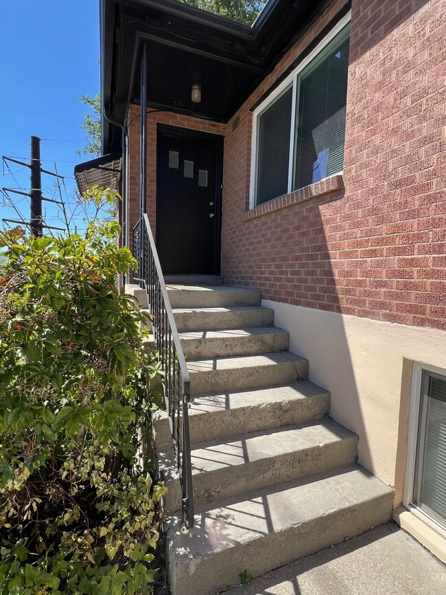 Photo - 1107 E 800 S House