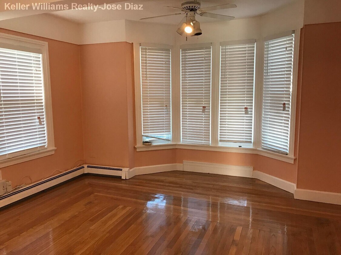 Foto principal - 330 Cherry Hill Rd