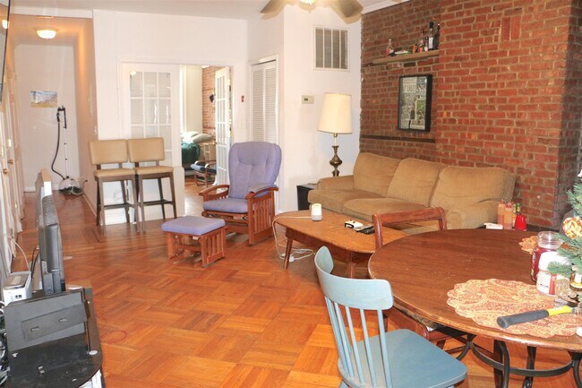 Building Photo - 405 Washington St