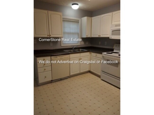 Building Photo - 405 Cityview Ln