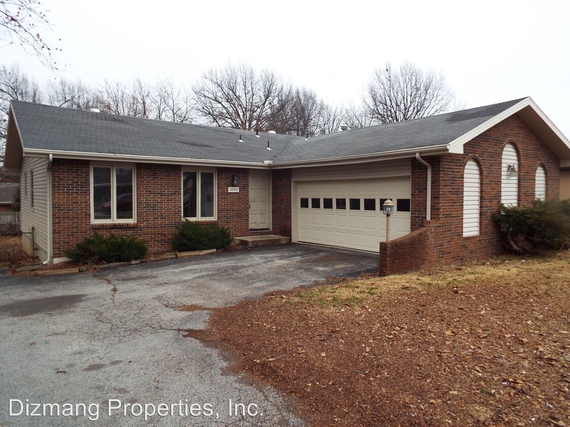 Foto principal - 3 br, 2 bath House - 2255 E. Battlefield Rd.