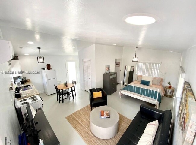 Building Photo - 14036 NW 3rd Ave