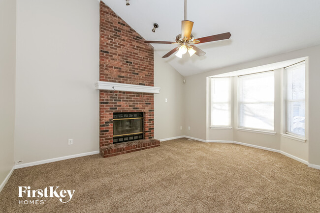 Building Photo - 210 W Laredo Trail
