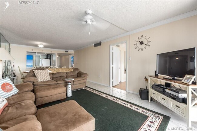 Building Photo - 10600 S Ocean Dr