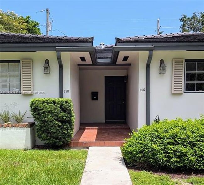 Building Photo - 850 Benevento Ave