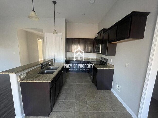 Building Photo - 2274 Southern Woods - Available Now!