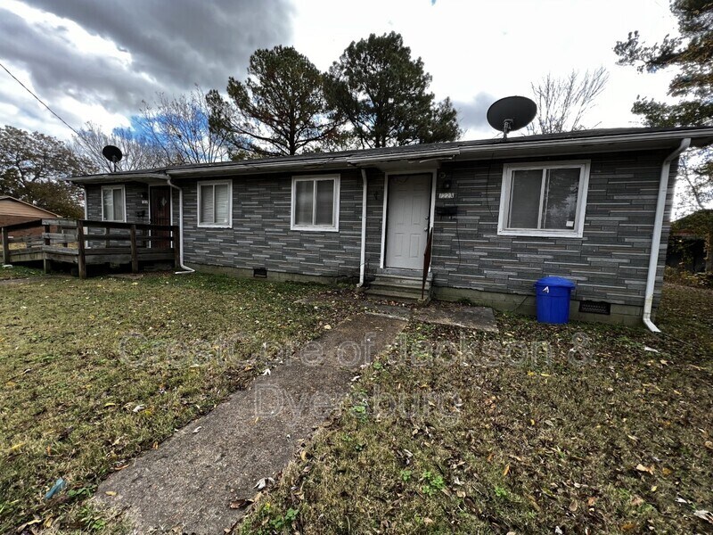Foto principal - 1223 Hornbrook St