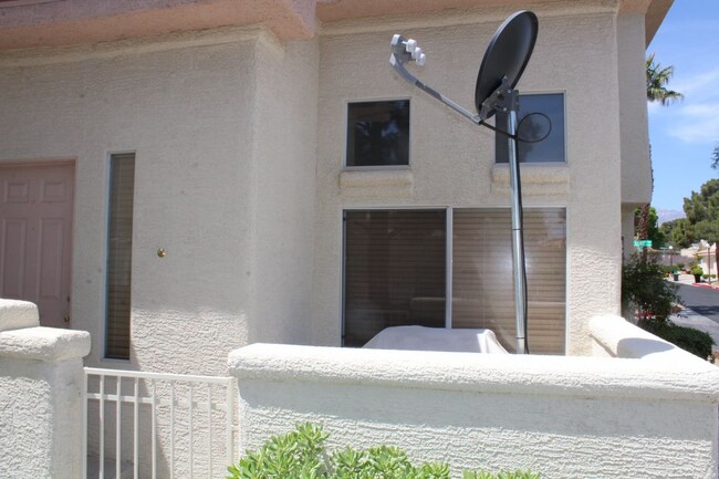 Foto del edificio - SUMMERLIN TOWNHOUSE - CORNER LOT