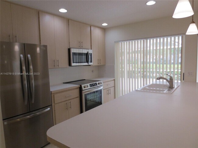 Building Photo - 11401 Myrtle Oak Ct