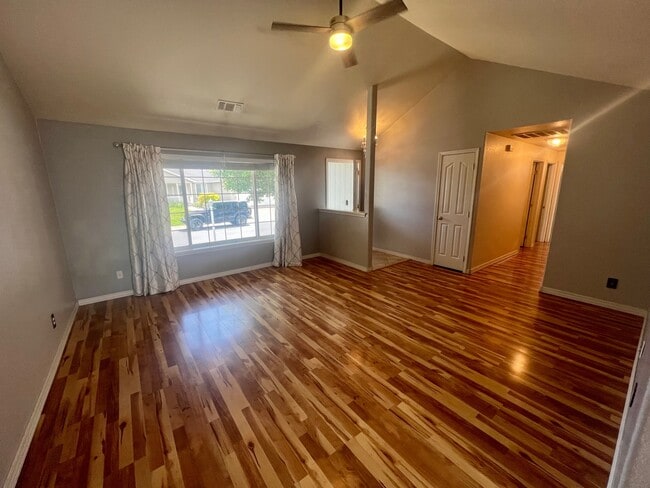 Building Photo - 1108 Pheasant Way