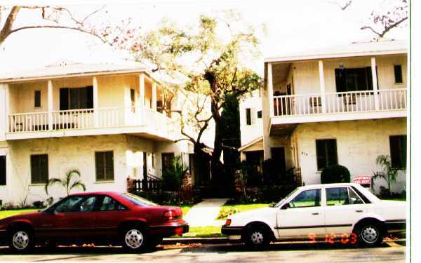 Primary Photo - 216-218 S Arnaz Dr