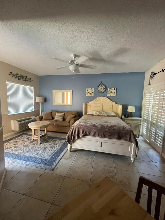 Foto del edificio - 8365 Mulligan Cir