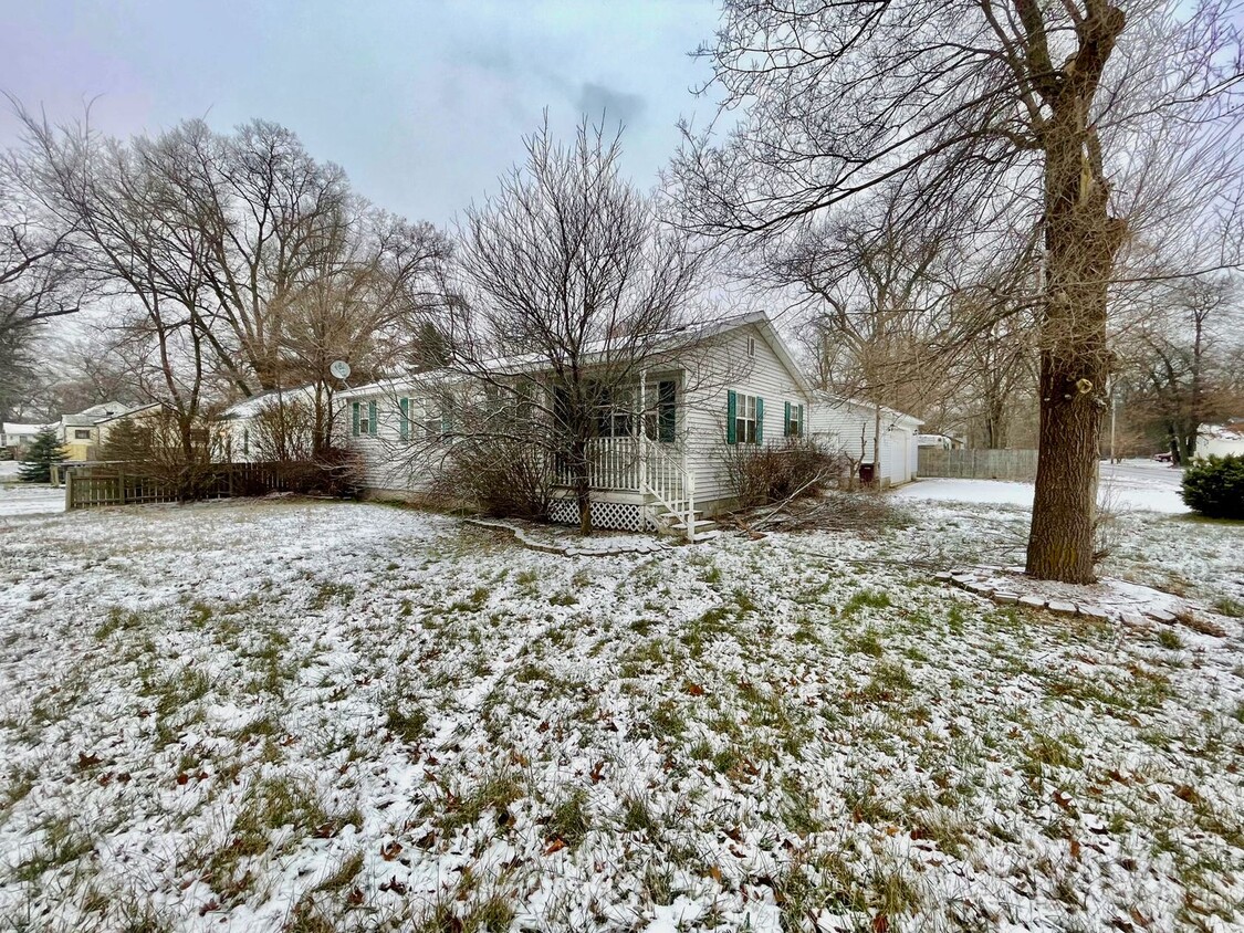 Foto principal - Three Bedroom Home in Muskegon