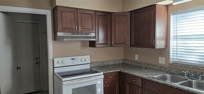 Foto del edificio - 2530 Georgia Ave