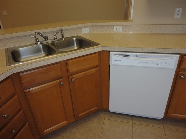 Foto del edificio - 12906 Cattail Shore Ln
