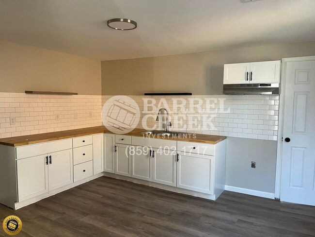 Building Photo - 4-Bed 1.5-Bath House + Garage & Fenced Yard