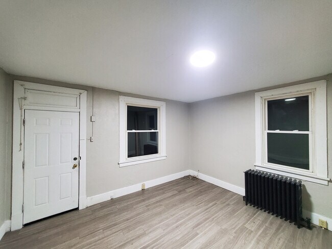 Foto del edificio - 550 Railroad St