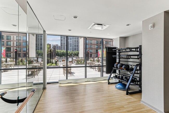 Interior Photo - 151 Bay Street