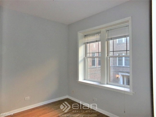Foto del edificio - 122 Callan Ave