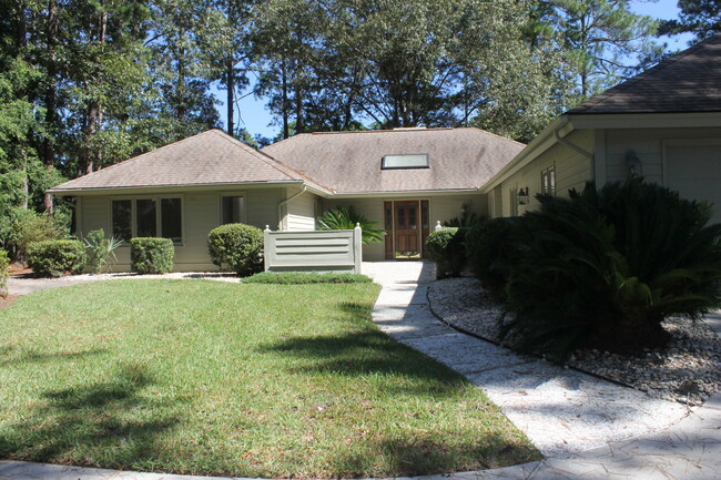 Building Photo - 196 Whiteoaks Cir