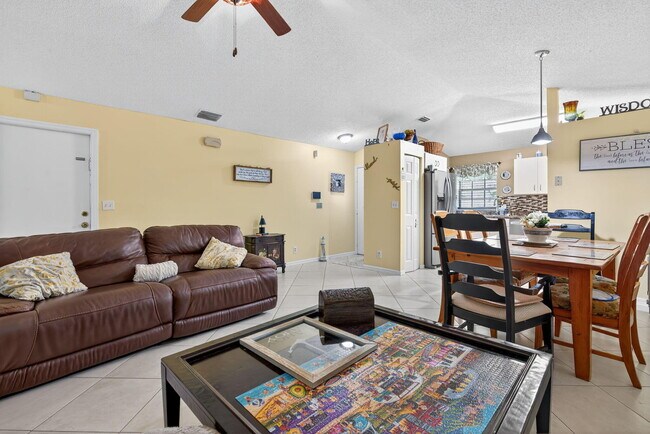 Foto del edificio - 6877 3rd St