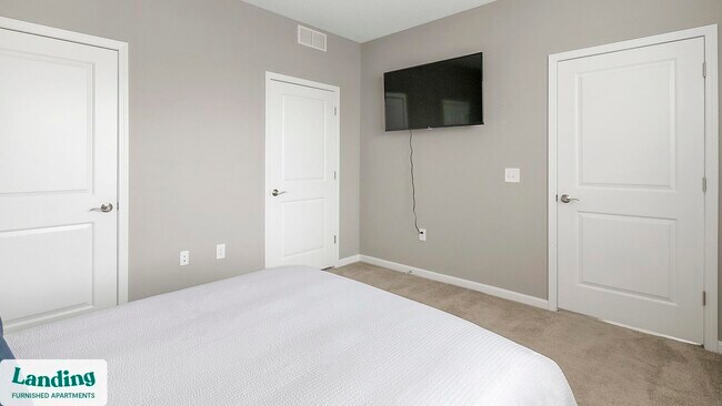 Foto del edificio - 6460 Chelsea Glen Dr