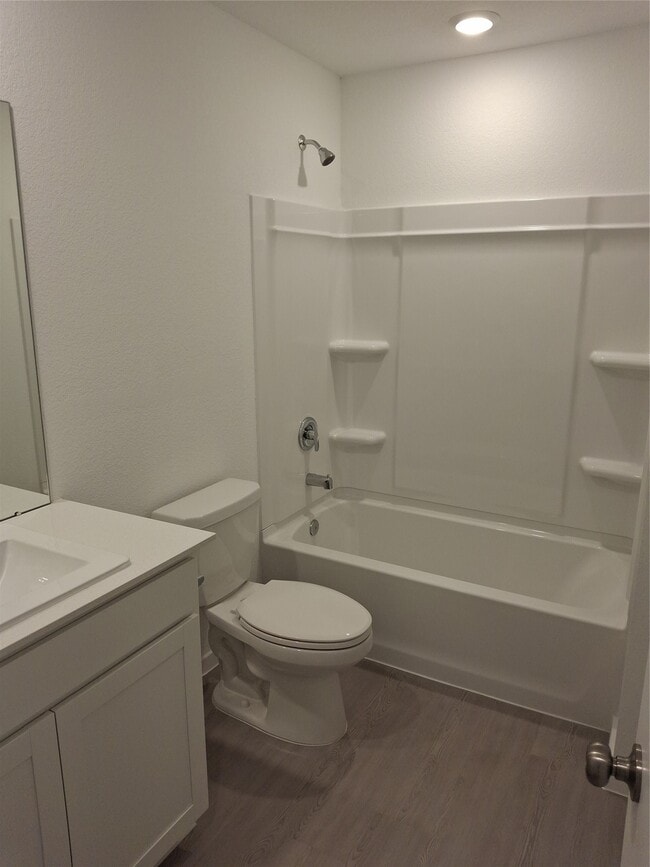 Foto del edificio - 16126 Prairie Dr