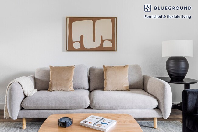 Foto del edificio - 3608 Flora Vista Ave