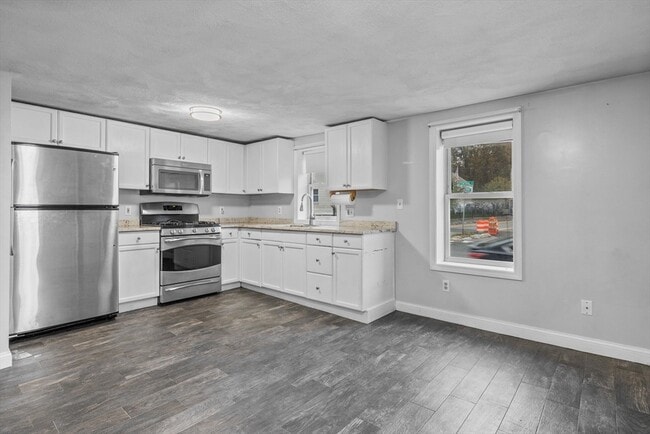 Building Photo - 56 Central St