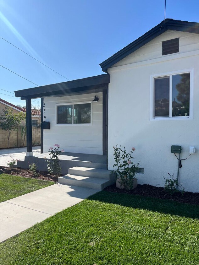 Foto principal - Beautifully Remodeled 2 Bed / 1 Bath Home ...