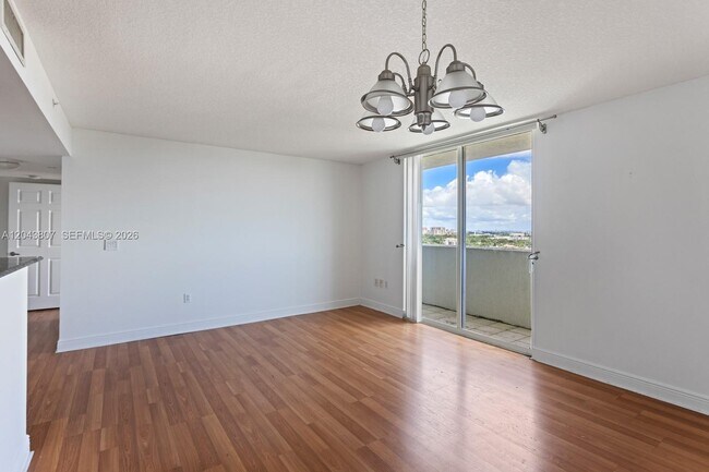 Foto del edificio - 3000 Coral Wy
