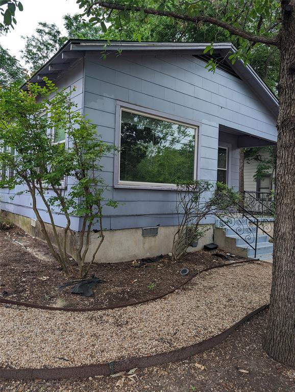 Building Photo - 1611 Singleton Ave