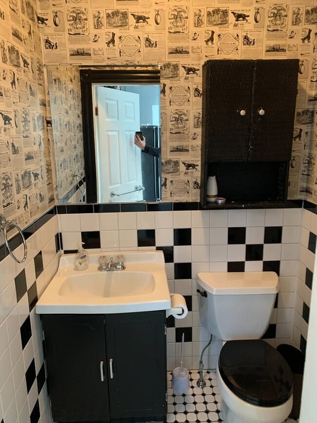 Foto del edificio - 77 Sheridan Ave