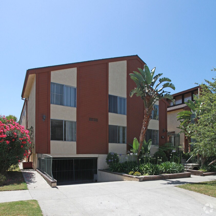 Building Photo - Thompson Ave Apartments