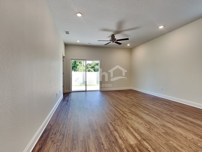 Building Photo - 139 Onate Cir