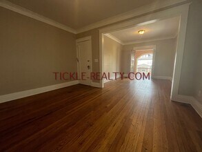 Building Photo - 126-128-128 Laburnam Crescent