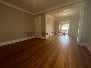 Building Photo - 126-128-128 Laburnam Crescent