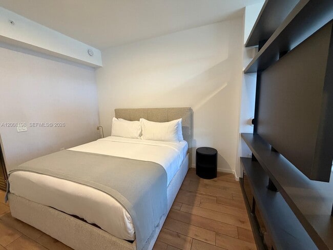 Foto del edificio - 398 NE 5th St