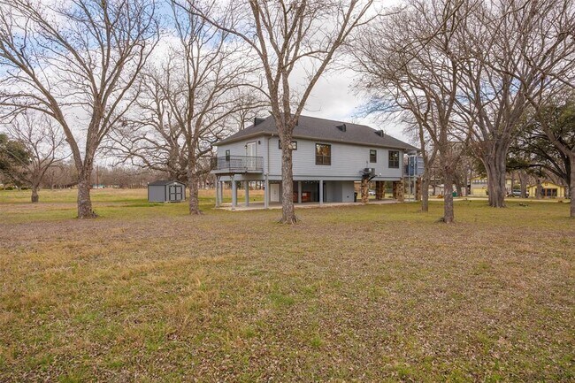 Foto del edificio - 322 Lake Placid Dr