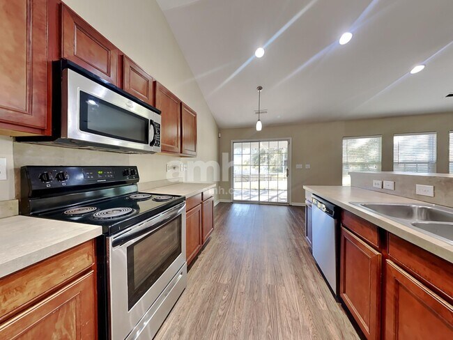 Foto del edificio - 5069 Carrington Ct