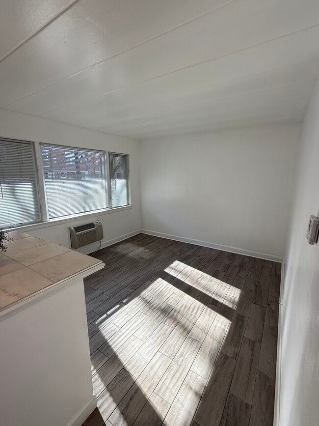 Building Photo - 40 Harrison St