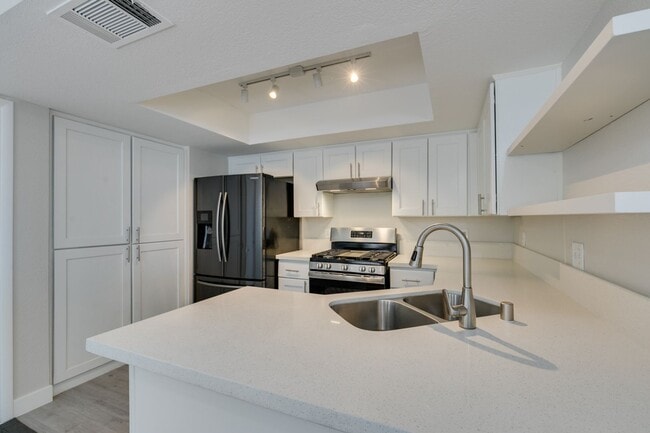 Building Photo - Great 3 bedroom home in South Shores!!