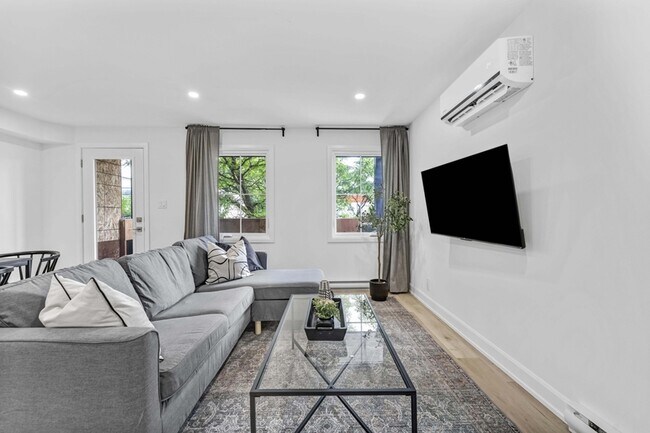 Photo du bâtiment - 887 Somerset St W