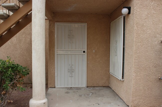 Building Photo - 1830 N Pecos Rd